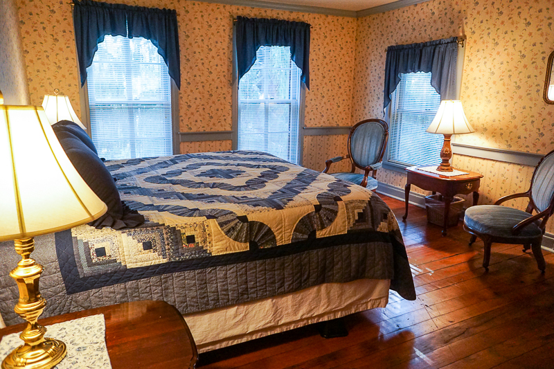 Primrose room at Baladerry Inn - Gettysburg
